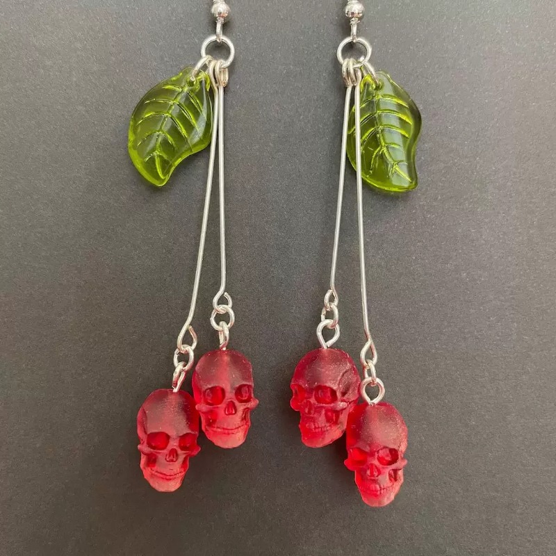 Women'S Vampire Accessories - Pendientes góticos de cereza y calavera