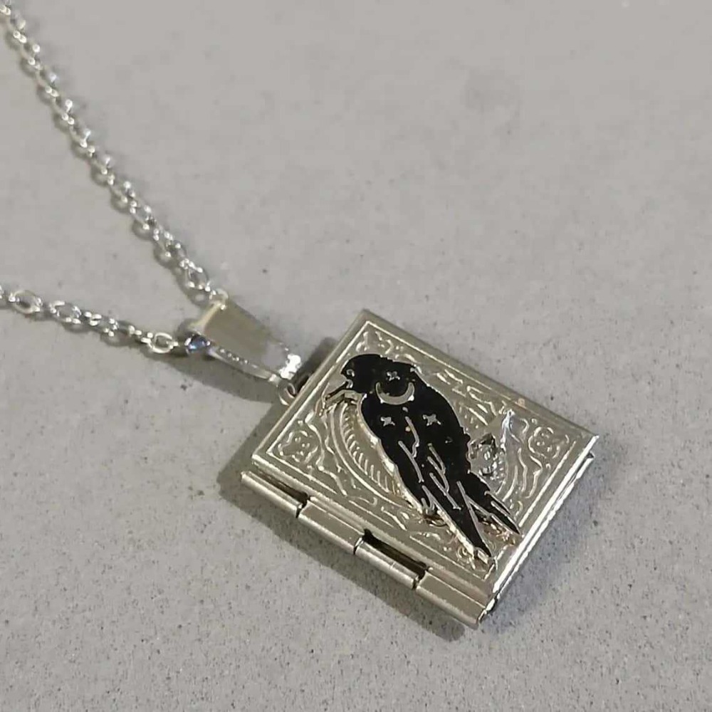 Collar con colgante de caja de - Women'S Vampire Accessories reseña y precio